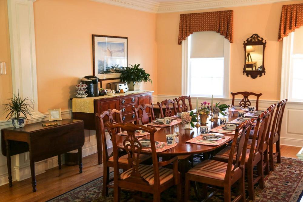 ניובריפורט Compass Rose Inn מראה חיצוני תמונה